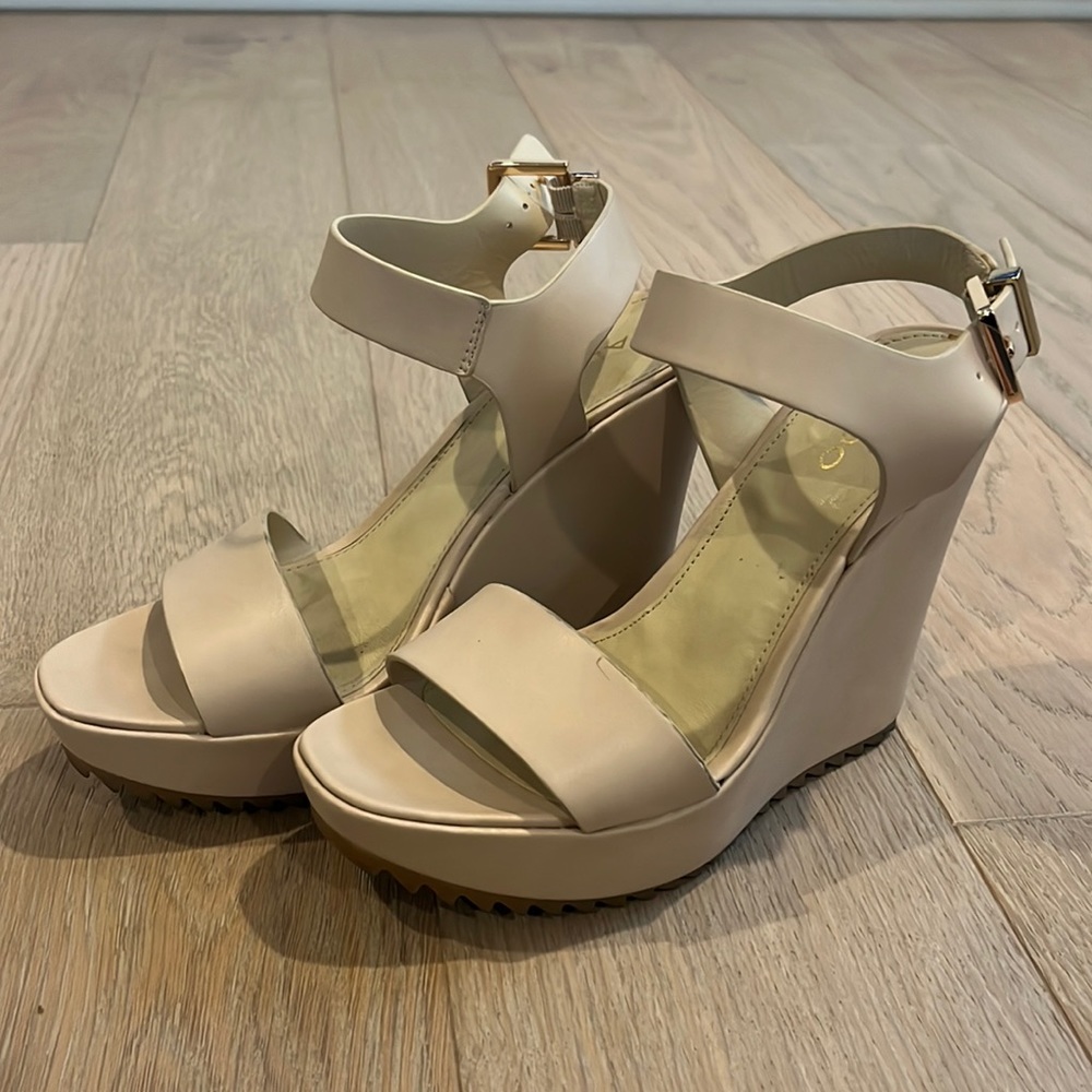 Aldo Nude Wedges size 6